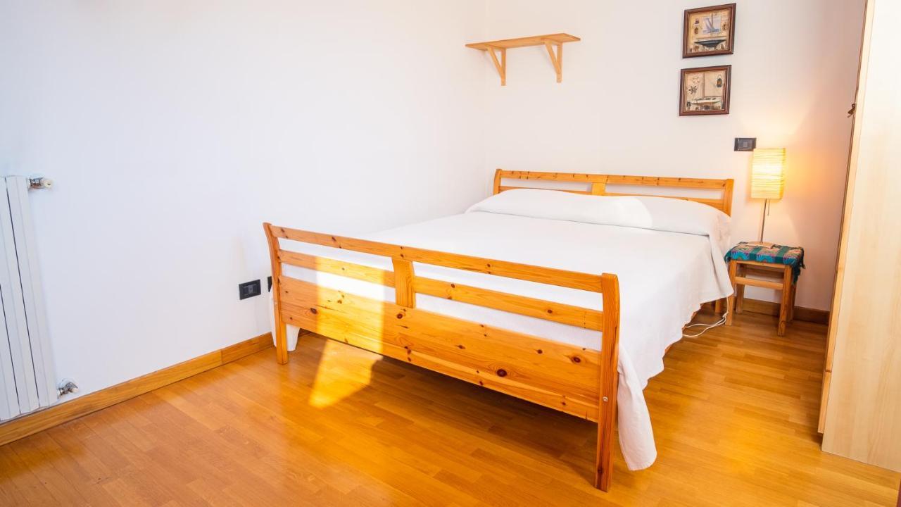 The Zodiac Apartment - Italian Homing Sirmione Buitenkant foto